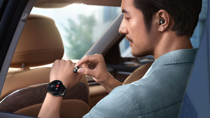 Die Watch Buds im Einsatz (Bild: Huawei)
